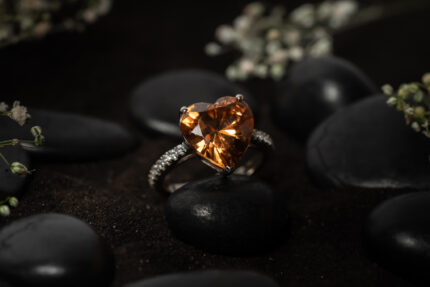 Classic Vintage Heart-Shaped Orange White Gold Gemstone Ring